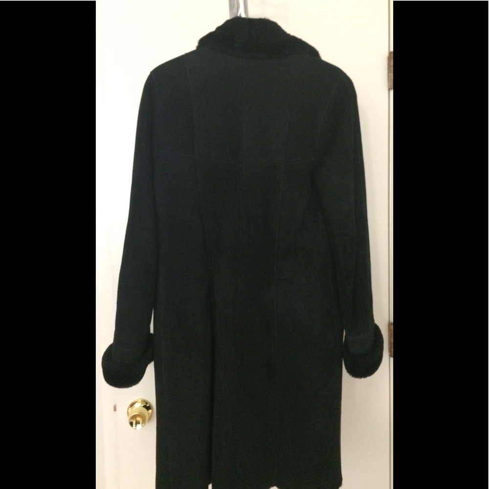 Shearling coat - Picture 3 of 3